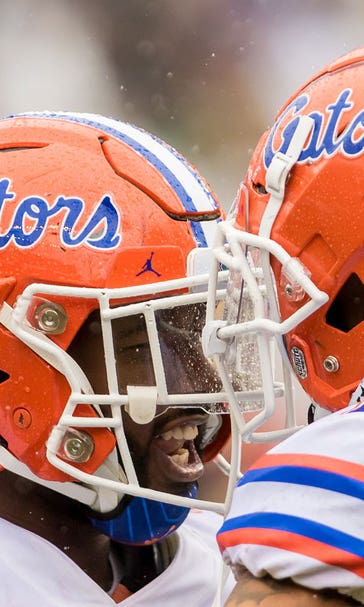 Florida moves up to No. 7 in AP Top 25 poll after rainy win over South Carolina